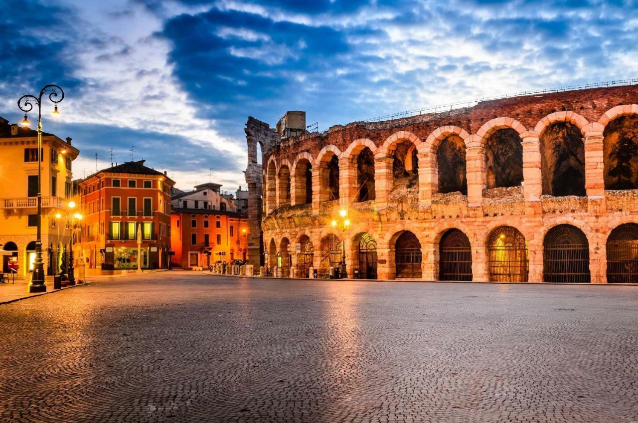 Fiore D'Arancio Luxury City Center Apartment Verona Luaran gambar